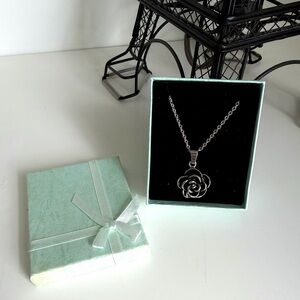 Elegant Silver Rose Pendant Necklace